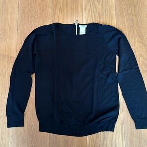 Akris Punto lightweight wool sweater. Navy blue with off white detail.